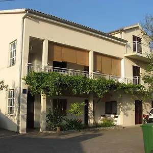Apartments&rooms Milka Apartment Starigrad Paklenica