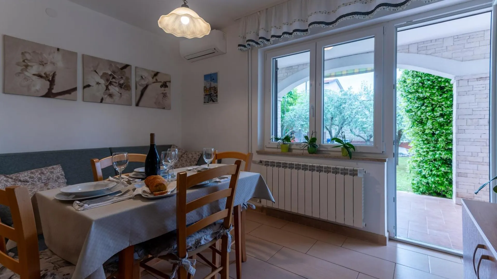 Apartments Mirella Novigrad